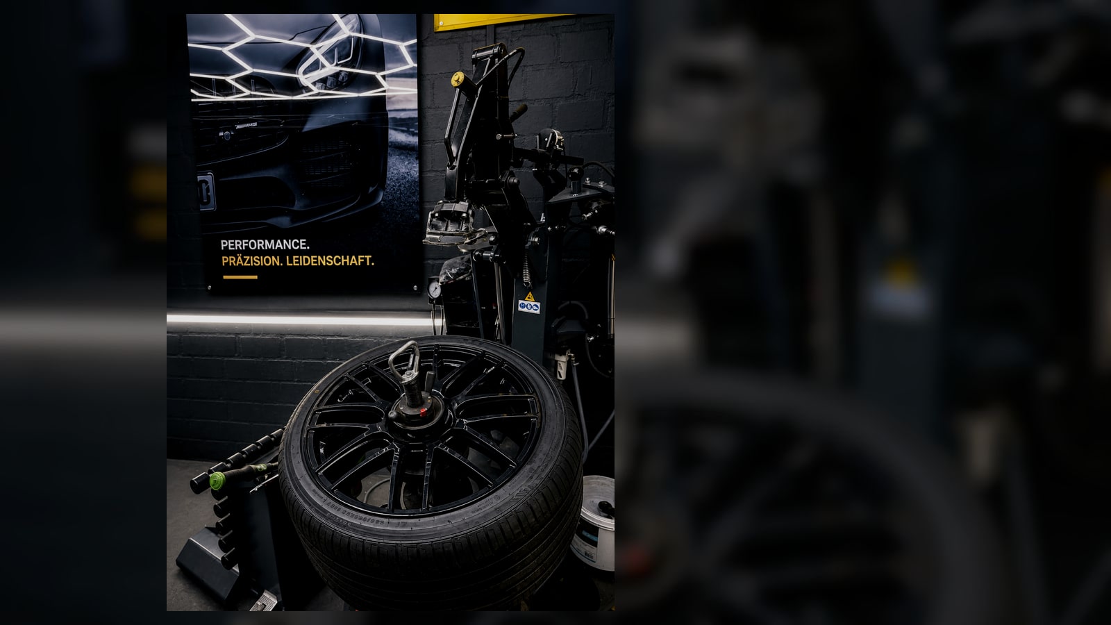 Reifenmontage und Wuchten bei Autowerk Schwafheim in Moers